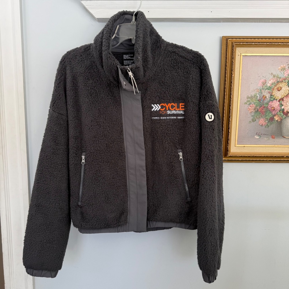 Vuori Alpine Sherpa Jacket with Logo Womens Large ‎ Grey Full Zip Fleece VW530